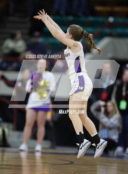 Thumbnail 3 in D'Evelyn vs. Holy Family (CHSAA 4A Championship) photogallery.