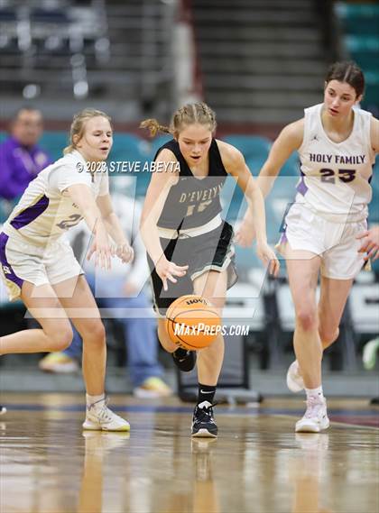 Thumbnail 1 in D'Evelyn vs. Holy Family (CHSAA 4A Championship) photogallery.