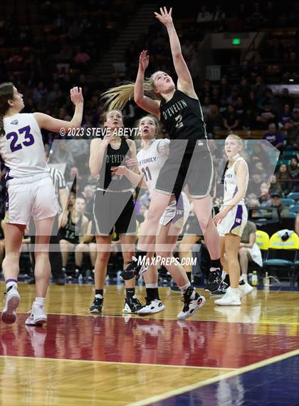 Thumbnail 2 in D'Evelyn vs. Holy Family (CHSAA 4A Championship) photogallery.