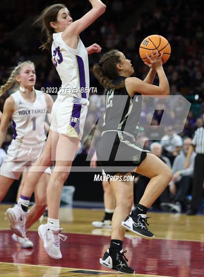 Thumbnail 2 in D'Evelyn vs. Holy Family (CHSAA 4A Championship) photogallery.