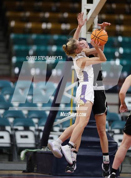 Thumbnail 2 in D'Evelyn vs. Holy Family (CHSAA 4A Championship) photogallery.