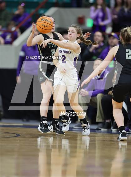 Thumbnail 1 in D'Evelyn vs. Holy Family (CHSAA 4A Championship) photogallery.