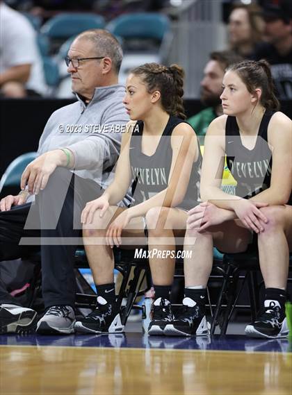 Thumbnail 3 in D'Evelyn vs. Holy Family (CHSAA 4A Championship) photogallery.