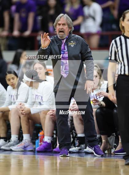 Thumbnail 2 in D'Evelyn vs. Holy Family (CHSAA 4A Championship) photogallery.