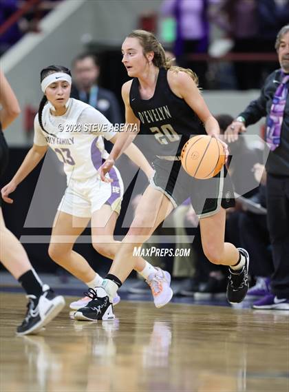 Thumbnail 2 in D'Evelyn vs. Holy Family (CHSAA 4A Championship) photogallery.
