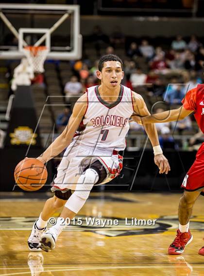 Thumbnail 2 in Holmes vs Dixie (KHSAA 9th Region Semifinal) photogallery.