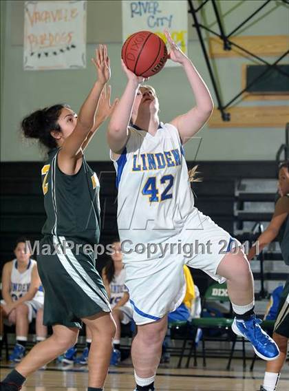 Thumbnail 1 in Franklin vs. Linden (Ram Jam) photogallery.