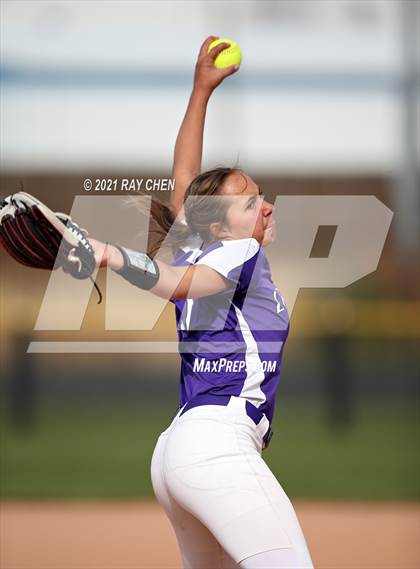 Thumbnail 2 in Lutheran vs. University (CHSAA 3A Championship) photogallery.