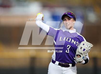 Thumbnail 2 in Lutheran vs. University (CHSAA 3A Championship) photogallery.