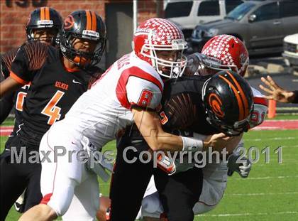 Thumbnail 3 in Van vs. Gilmer (3A Division 2 Region 2 Area Playoffs) photogallery.