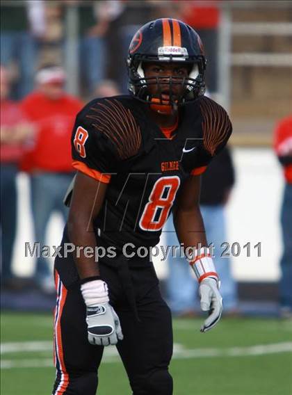 Thumbnail 3 in Van vs. Gilmer (3A Division 2 Region 2 Area Playoffs) photogallery.