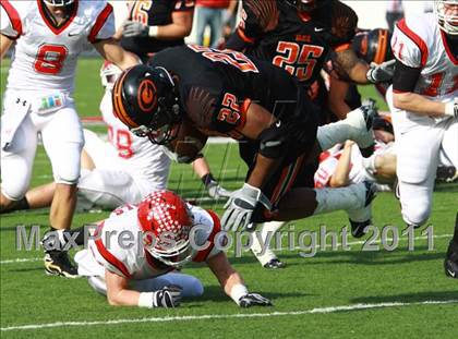 Thumbnail 1 in Van vs. Gilmer (3A Division 2 Region 2 Area Playoffs) photogallery.