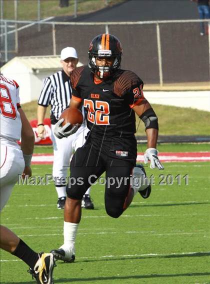 Thumbnail 3 in Van vs. Gilmer (3A Division 2 Region 2 Area Playoffs) photogallery.