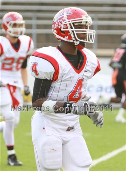 Thumbnail 3 in Van vs. Gilmer (3A Division 2 Region 2 Area Playoffs) photogallery.