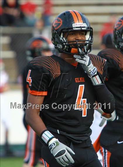 Thumbnail 2 in Van vs. Gilmer (3A Division 2 Region 2 Area Playoffs) photogallery.