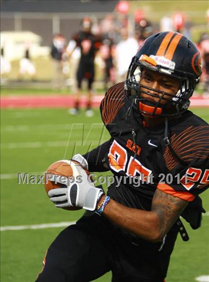Thumbnail 3 in Van vs. Gilmer (3A Division 2 Region 2 Area Playoffs) photogallery.