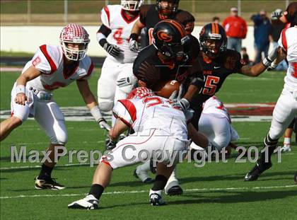Thumbnail 1 in Van vs. Gilmer (3A Division 2 Region 2 Area Playoffs) photogallery.
