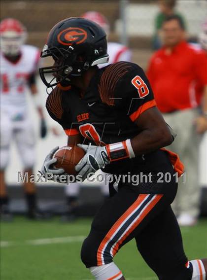 Thumbnail 2 in Van vs. Gilmer (3A Division 2 Region 2 Area Playoffs) photogallery.