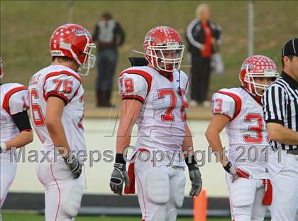 Thumbnail 1 in Van vs. Gilmer (3A Division 2 Region 2 Area Playoffs) photogallery.