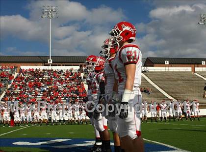 Thumbnail 2 in Van vs. Gilmer (3A Division 2 Region 2 Area Playoffs) photogallery.