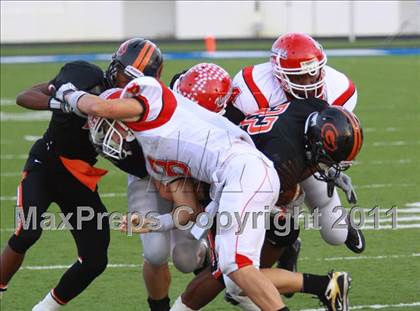 Thumbnail 3 in Van vs. Gilmer (3A Division 2 Region 2 Area Playoffs) photogallery.