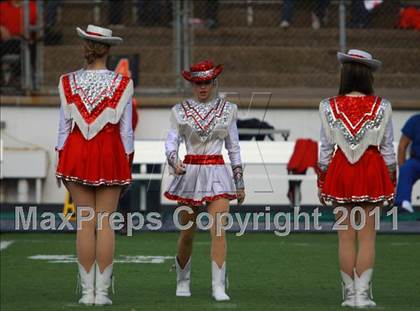 Thumbnail 1 in Van vs. Gilmer (3A Division 2 Region 2 Area Playoffs) photogallery.