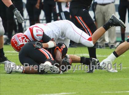Thumbnail 3 in Van vs. Gilmer (3A Division 2 Region 2 Area Playoffs) photogallery.