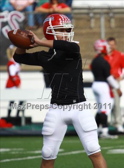 Thumbnail 1 in Van vs. Gilmer (3A Division 2 Region 2 Area Playoffs) photogallery.