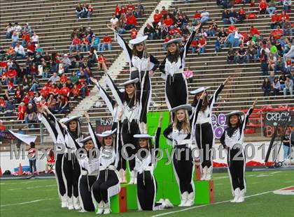 Thumbnail 1 in Van vs. Gilmer (3A Division 2 Region 2 Area Playoffs) photogallery.