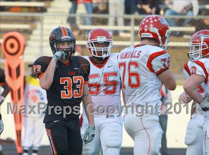 Thumbnail 1 in Van vs. Gilmer (3A Division 2 Region 2 Area Playoffs) photogallery.