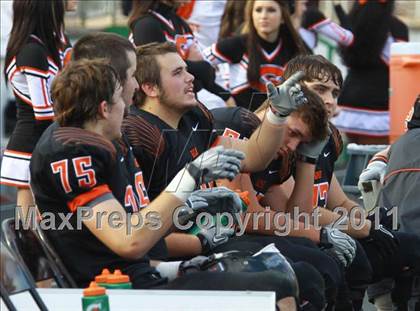 Thumbnail 2 in Van vs. Gilmer (3A Division 2 Region 2 Area Playoffs) photogallery.
