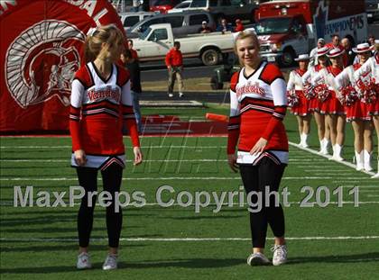 Thumbnail 3 in Van vs. Gilmer (3A Division 2 Region 2 Area Playoffs) photogallery.