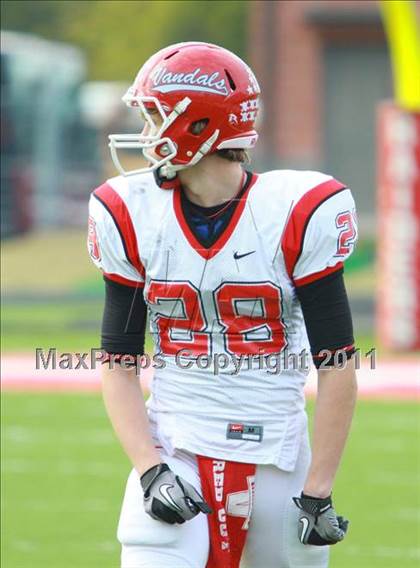 Thumbnail 1 in Van vs. Gilmer (3A Division 2 Region 2 Area Playoffs) photogallery.