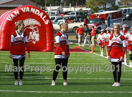 Thumbnail 3 in Van vs. Gilmer (3A Division 2 Region 2 Area Playoffs) photogallery.
