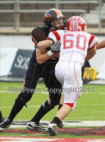 Thumbnail 1 in Van vs. Gilmer (3A Division 2 Region 2 Area Playoffs) photogallery.