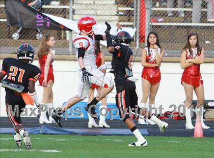 Thumbnail 1 in Van vs. Gilmer (3A Division 2 Region 2 Area Playoffs) photogallery.