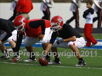 Thumbnail 1 in Van vs. Gilmer (3A Division 2 Region 2 Area Playoffs) photogallery.