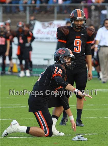 Thumbnail 3 in Van vs. Gilmer (3A Division 2 Region 2 Area Playoffs) photogallery.