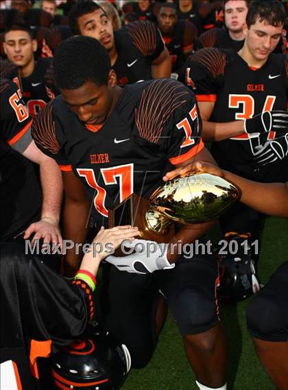 Thumbnail 1 in Van vs. Gilmer (3A Division 2 Region 2 Area Playoffs) photogallery.