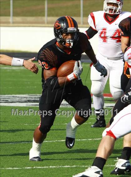 Thumbnail 2 in Van vs. Gilmer (3A Division 2 Region 2 Area Playoffs) photogallery.