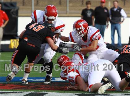 Thumbnail 3 in Van vs. Gilmer (3A Division 2 Region 2 Area Playoffs) photogallery.