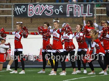 Thumbnail 3 in Van vs. Gilmer (3A Division 2 Region 2 Area Playoffs) photogallery.