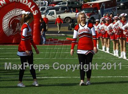 Thumbnail 1 in Van vs. Gilmer (3A Division 2 Region 2 Area Playoffs) photogallery.