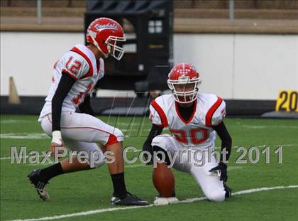 Thumbnail 1 in Van vs. Gilmer (3A Division 2 Region 2 Area Playoffs) photogallery.