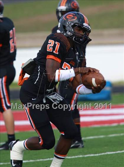 Thumbnail 1 in Van vs. Gilmer (3A Division 2 Region 2 Area Playoffs) photogallery.