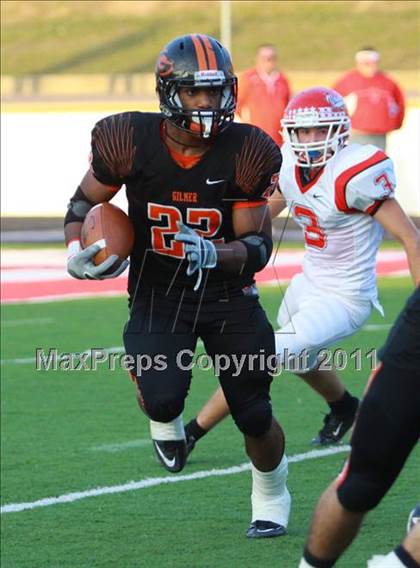 Thumbnail 3 in Van vs. Gilmer (3A Division 2 Region 2 Area Playoffs) photogallery.