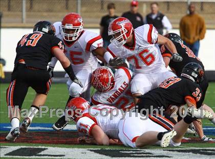 Thumbnail 2 in Van vs. Gilmer (3A Division 2 Region 2 Area Playoffs) photogallery.