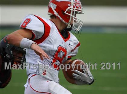 Thumbnail 3 in Van vs. Gilmer (3A Division 2 Region 2 Area Playoffs) photogallery.