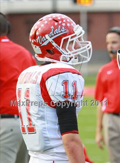 Thumbnail 1 in Van vs. Gilmer (3A Division 2 Region 2 Area Playoffs) photogallery.