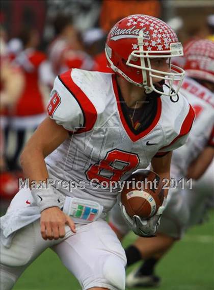 Thumbnail 1 in Van vs. Gilmer (3A Division 2 Region 2 Area Playoffs) photogallery.